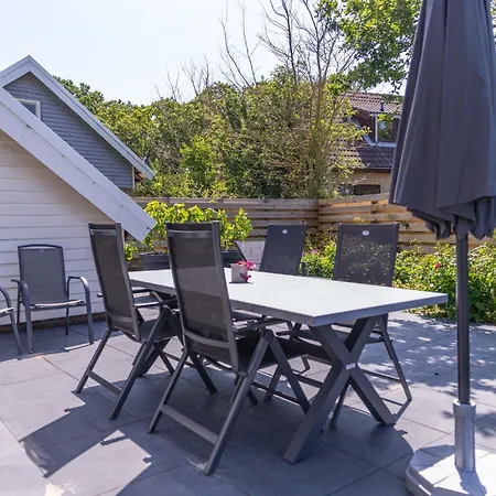 Holiday home Crocus Sint Maartensvlotbrug