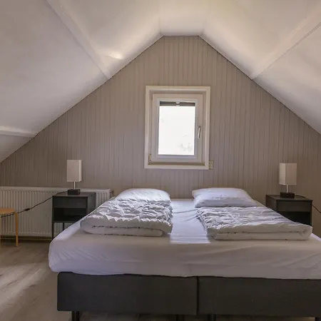 Crocus Holiday home Sint Maartensvlotbrug